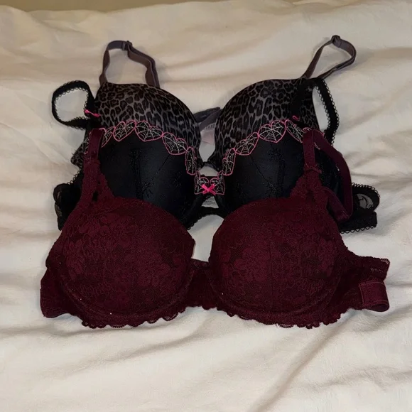 Victoria’s Secret VS PINK 34A Push Up Bra Bundle Never Used - Picture 1 of 4
